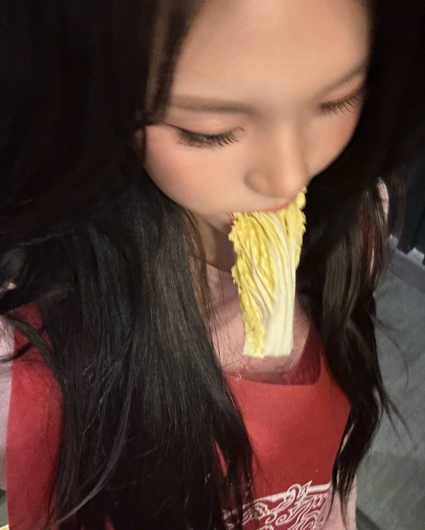 엄지 VIVIZ비비지 인별