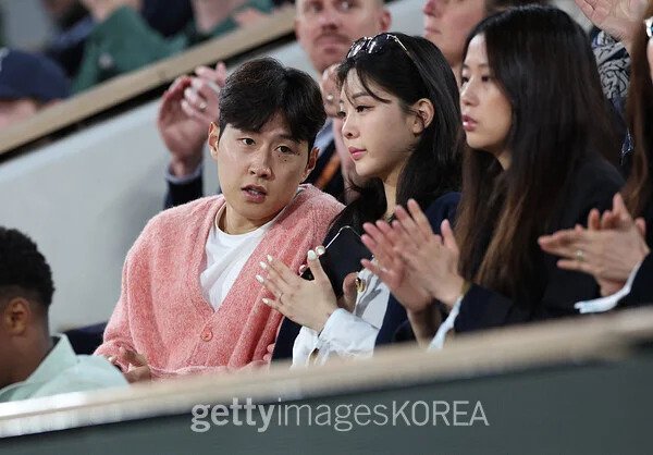 이강인, '2살 연상' 두산家 5세 여친 첫 공개