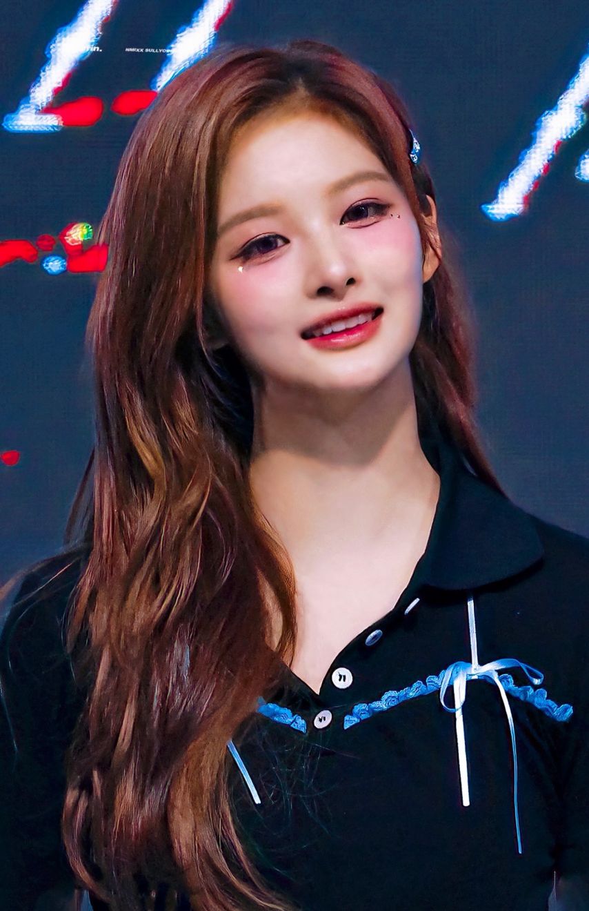 최근 대학축제에서의 엔믹스 설윤 비주얼 모음.jpg