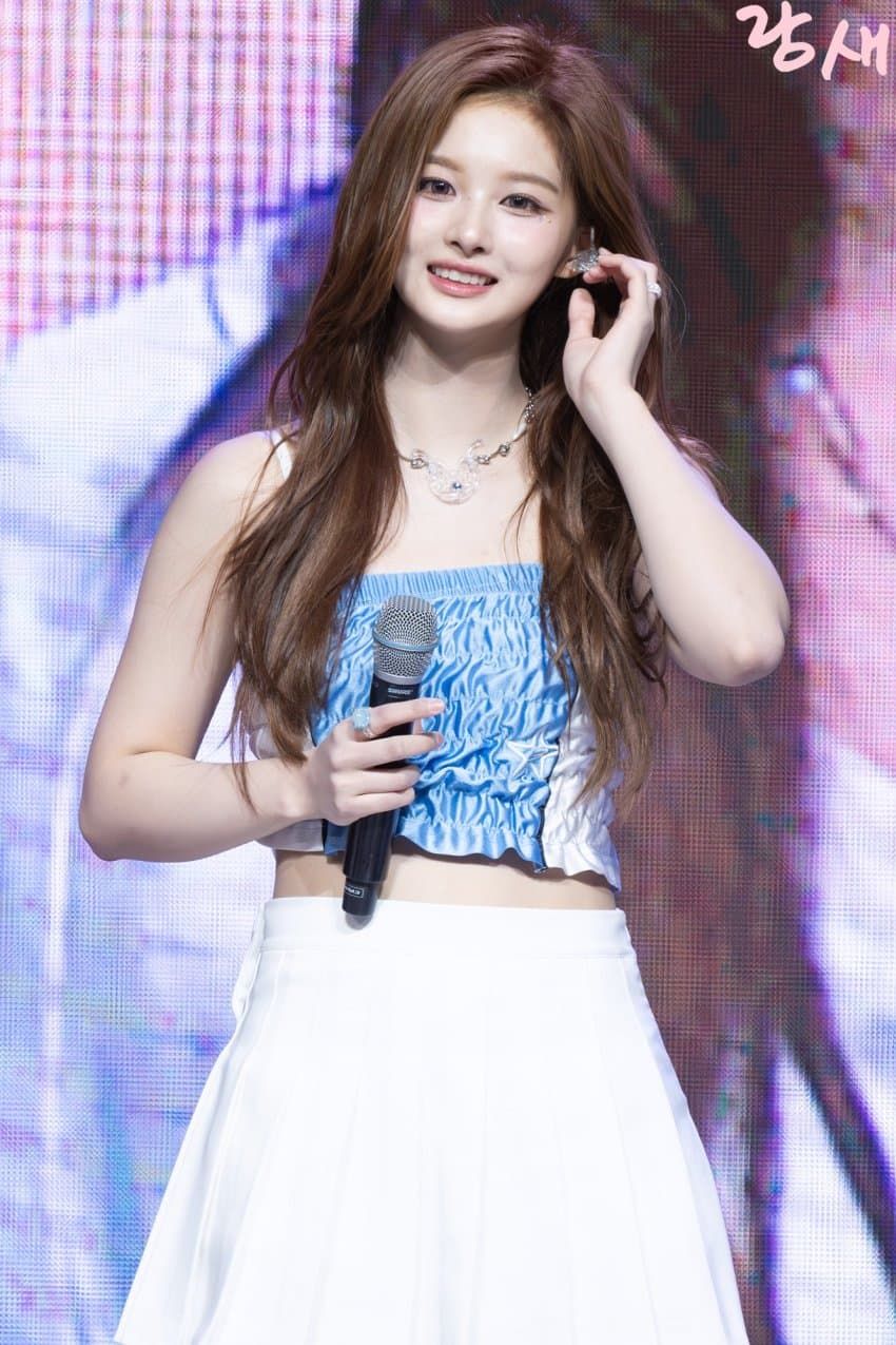 최근 대학축제에서의 엔믹스 설윤 비주얼 모음.jpg
