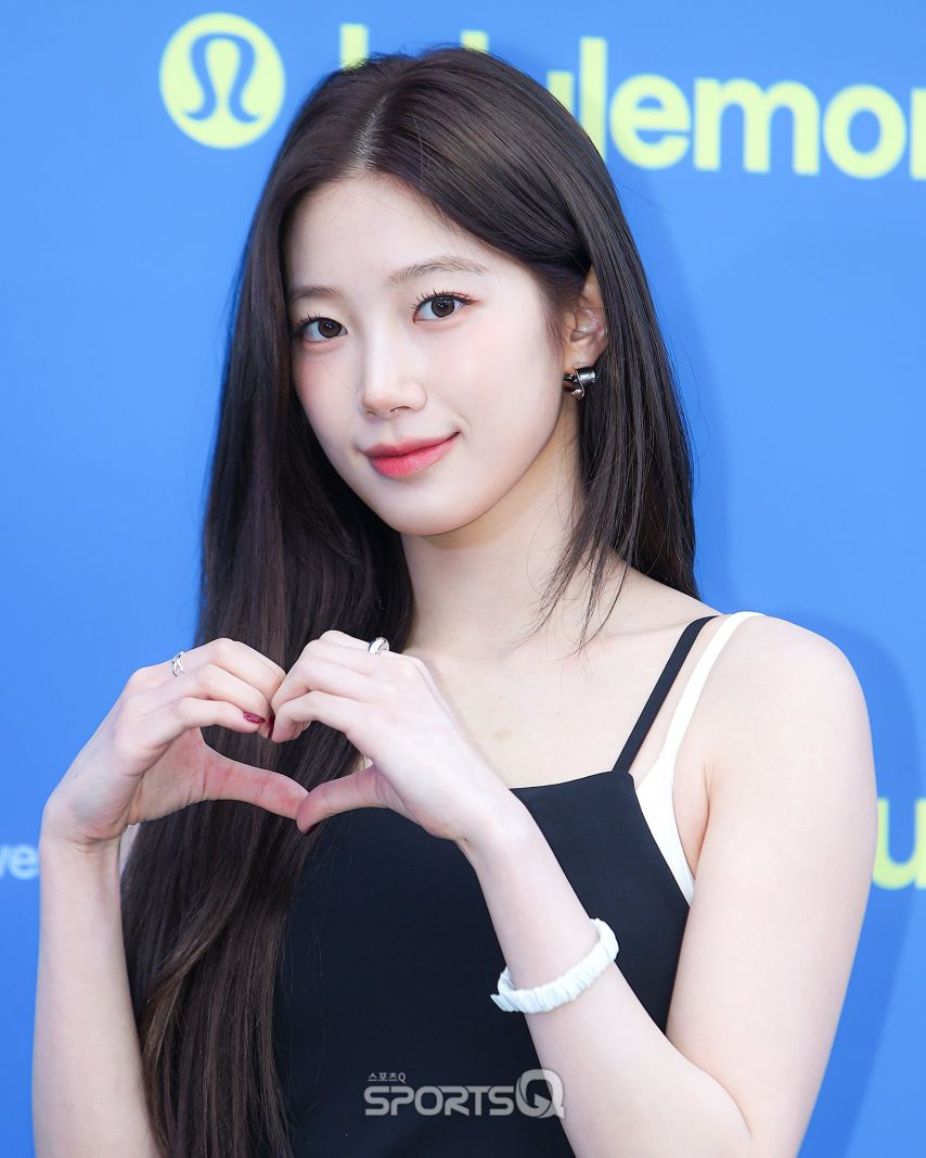 250605 르세라핌 카즈하 Lululemon 포토콜