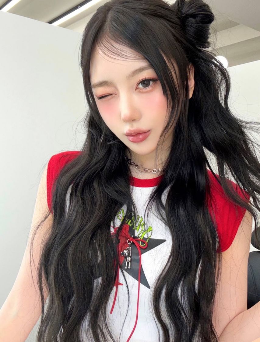 BADVILLAIN (배드빌런) 윤서