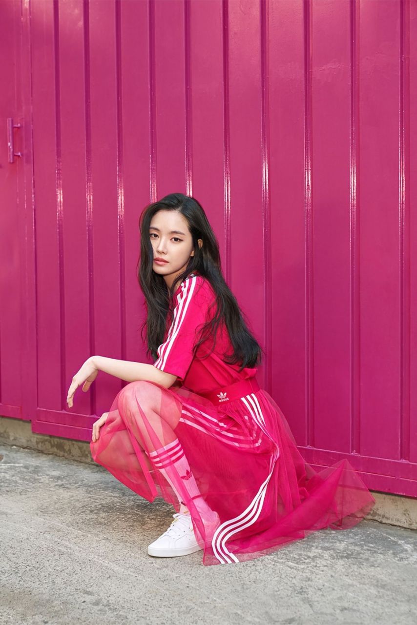 배우 손나은