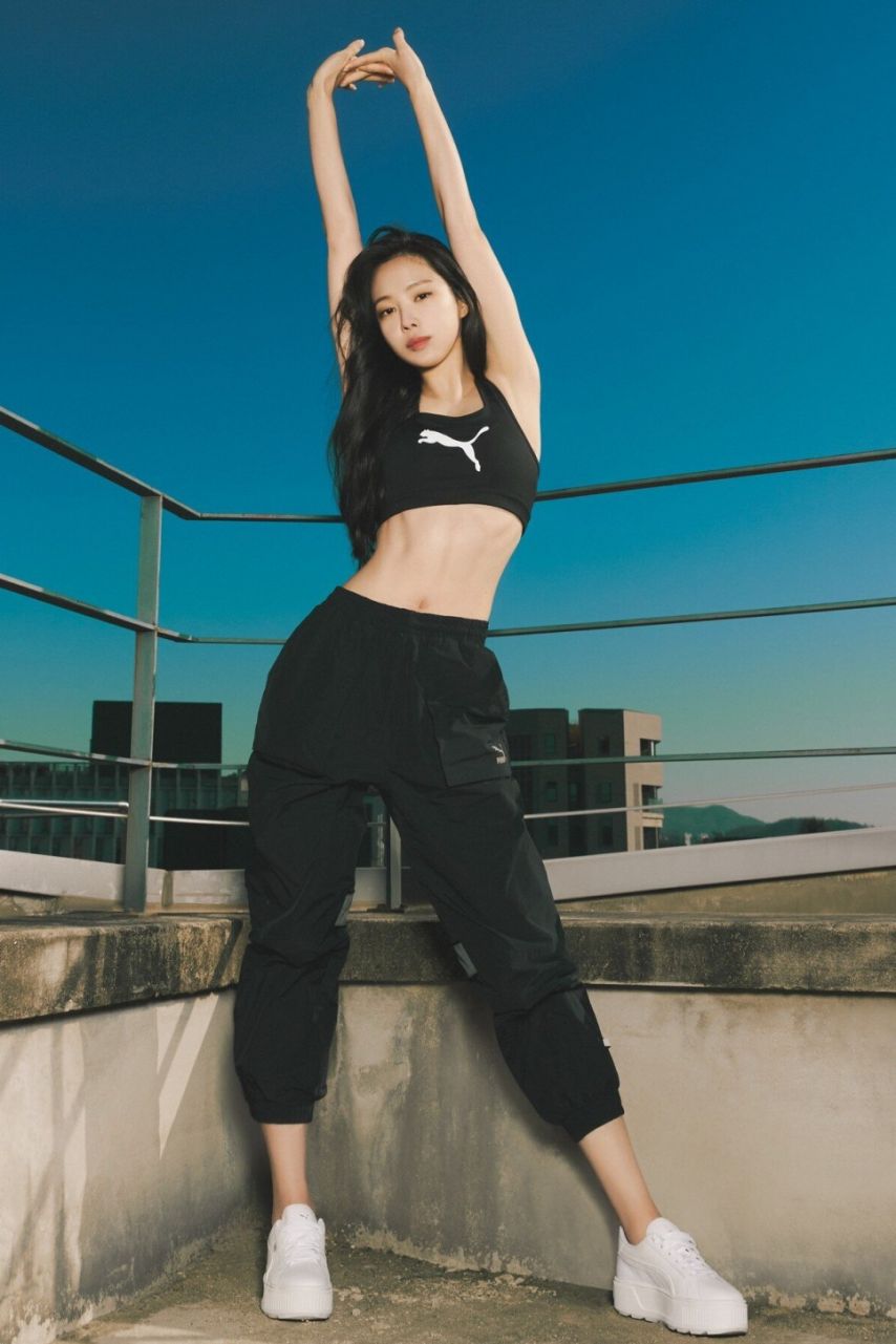 배우 손나은