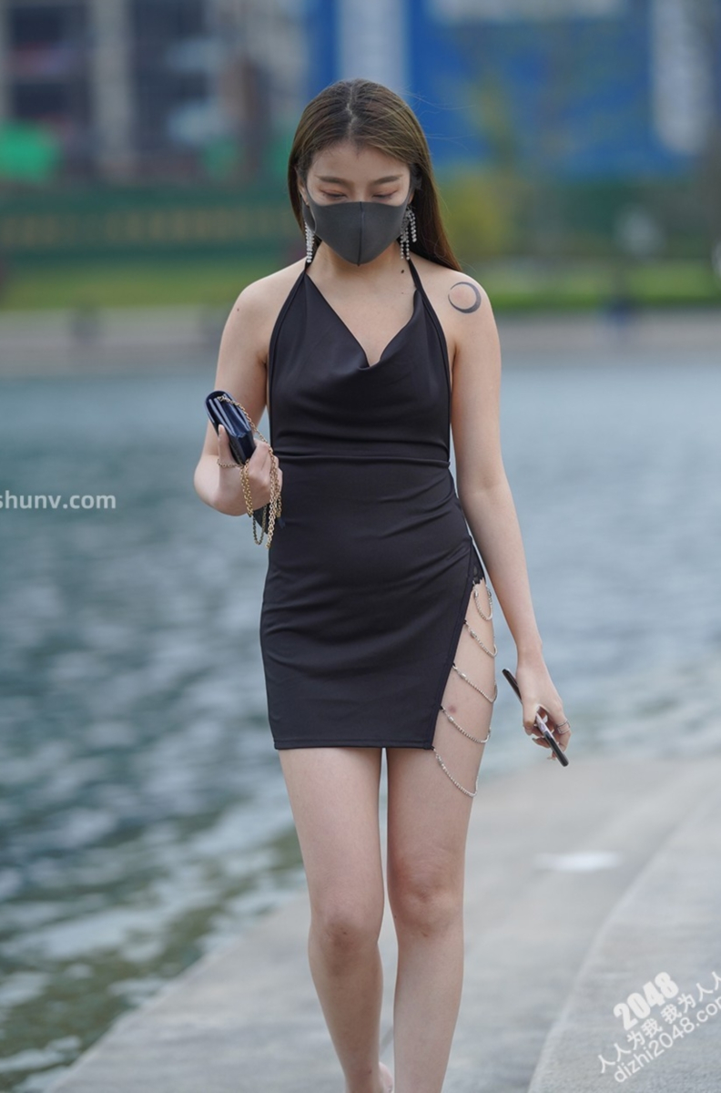 평범한 진핫팬츠, 치파오가 에로틱한 몸매