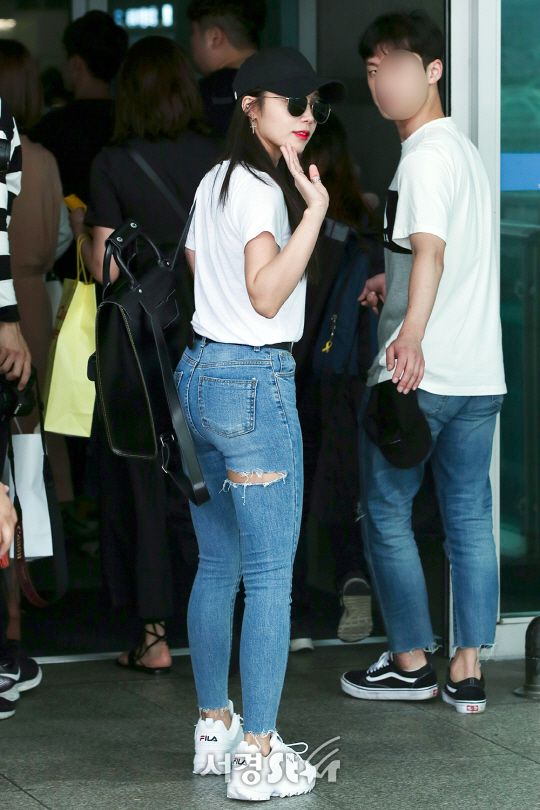 정은지 튼튼한 허벅지.jpg