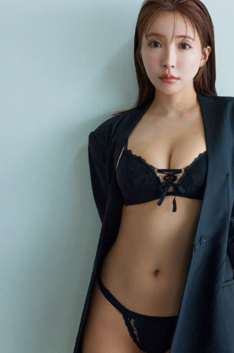 이제 옷 입고 사는 미카미 유아 근황