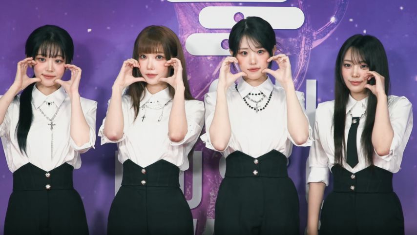 긴장한 QWER  서가대