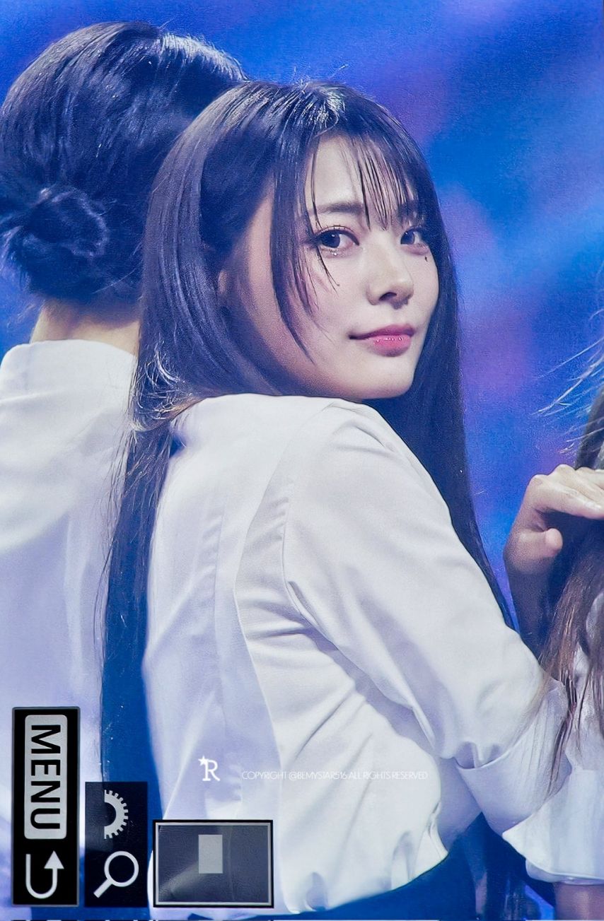 QWER 시연 쵸단 떄리는 짤.ㅋㅋㅋ