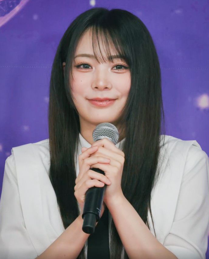 QWER 시연 쵸단 떄리는 짤.ㅋㅋㅋ