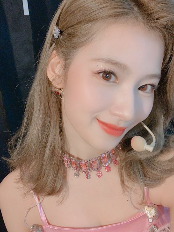 트와이스 사나