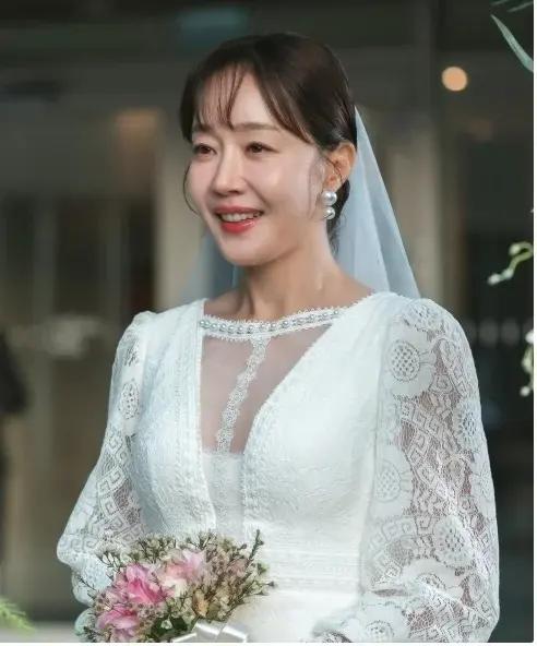 엄지원
