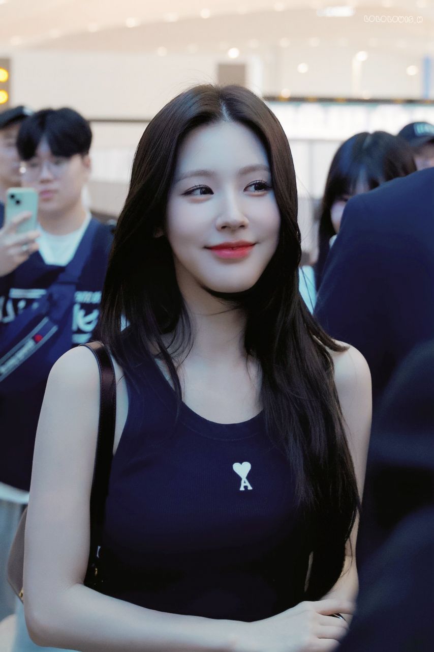 오늘자 출국하는 미연 (아이들)
