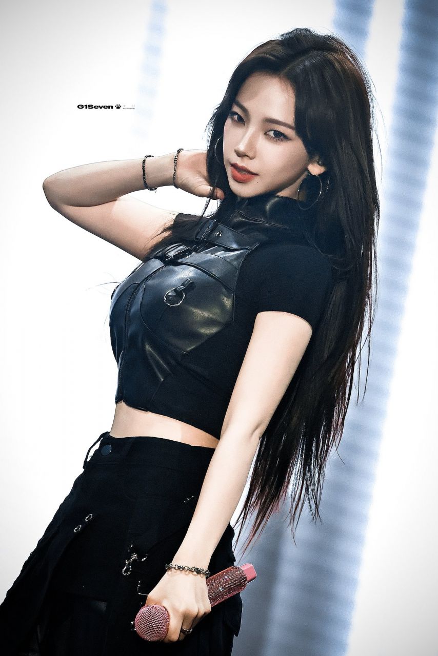 에스파 카리나