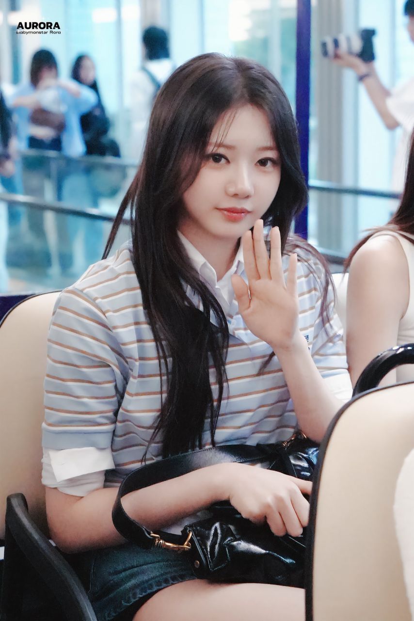 베이비몬스터 로라