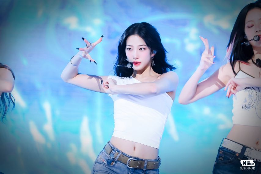 청바지핏 좋은 상큼한 미모 르세라핌 카즈하