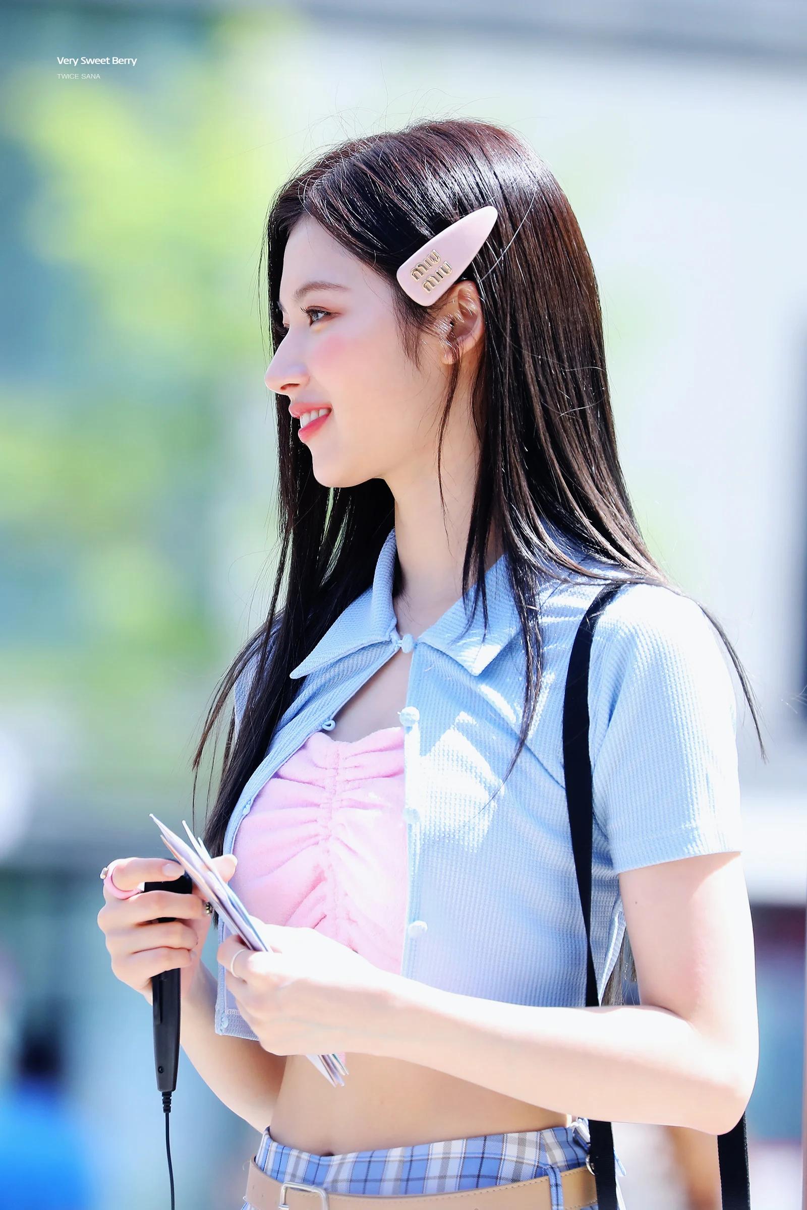 러블리한 청량미모 트와이스 사나