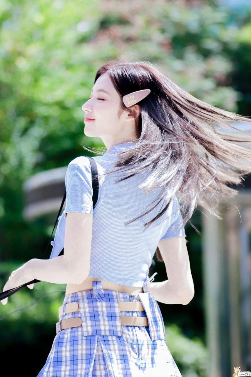 러블리한 청량미모 트와이스 사나