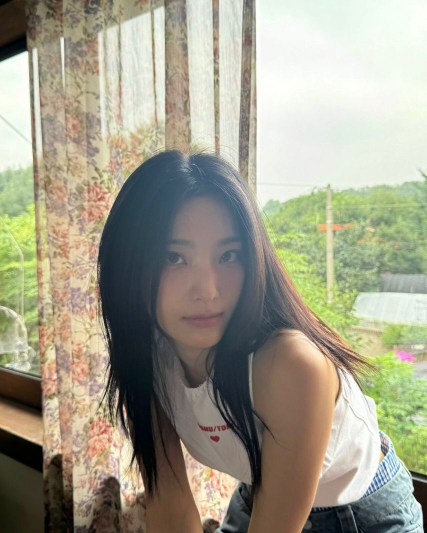 프로미스나인 새롬