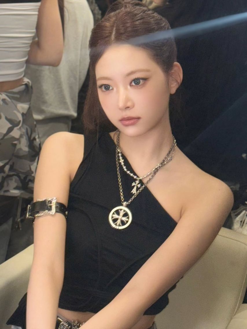 르세라핌 카즈하,홍은채