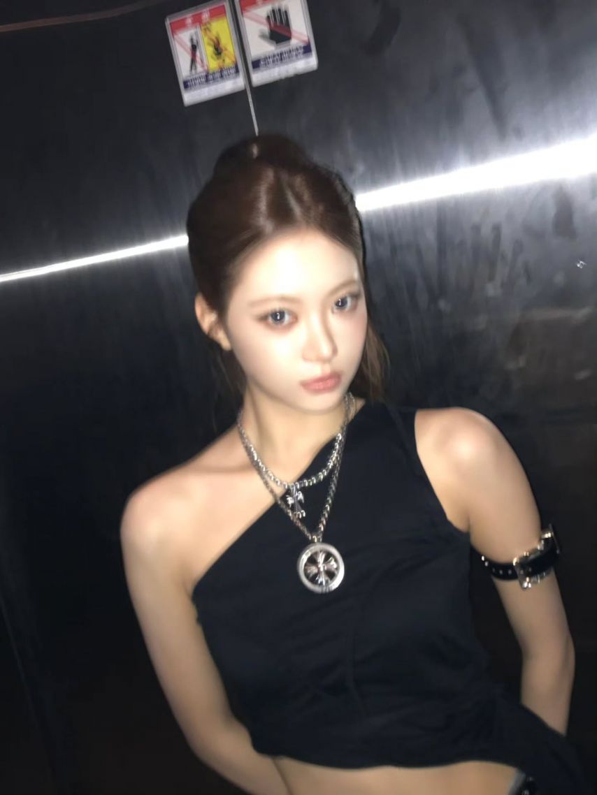 르세라핌 카즈하,홍은채