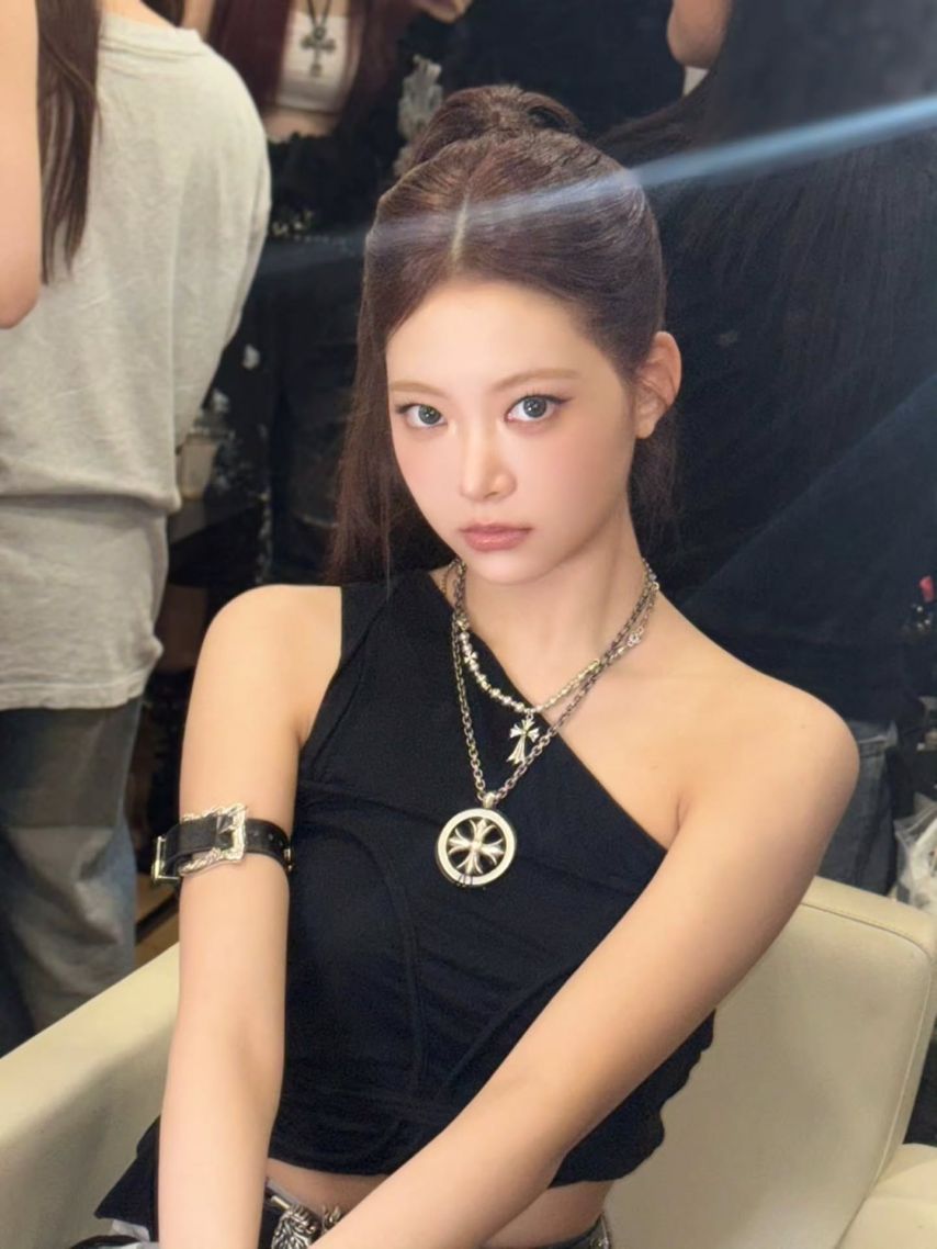 르세라핌 카즈하,홍은채