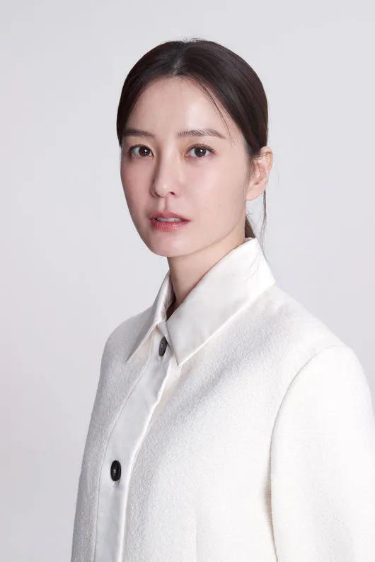 43살 정유미.jpg