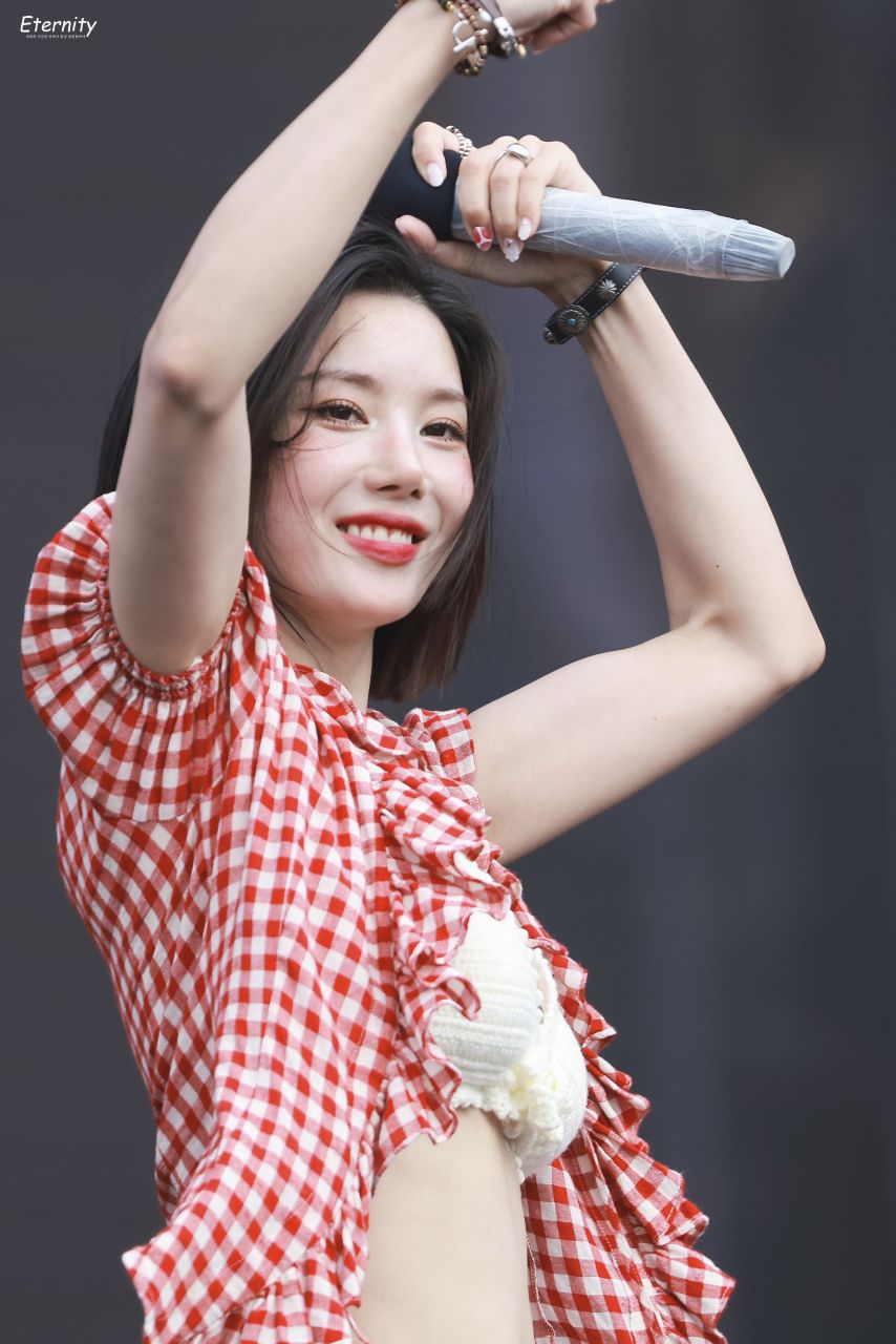 핫한 권은비 워터밤 사진
