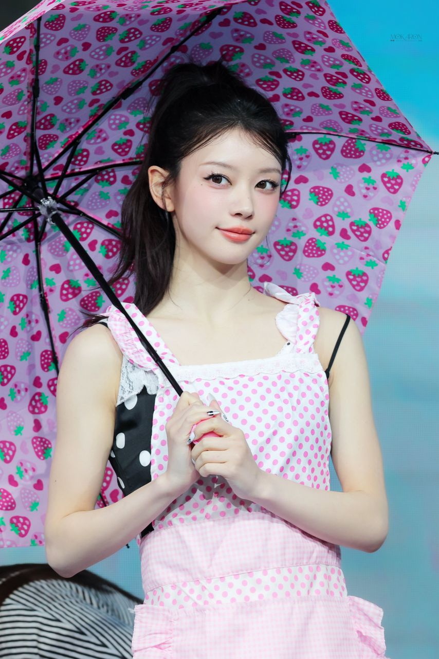 아일릿 모카 250712