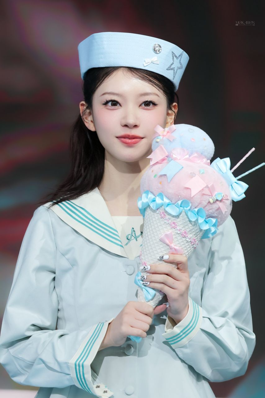 아일릿 모카 250712