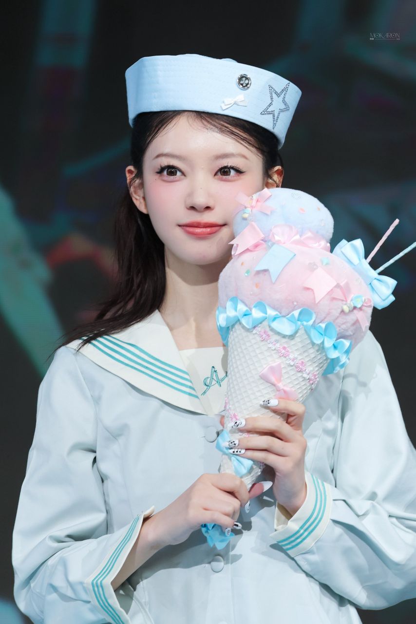 아일릿 모카 250712