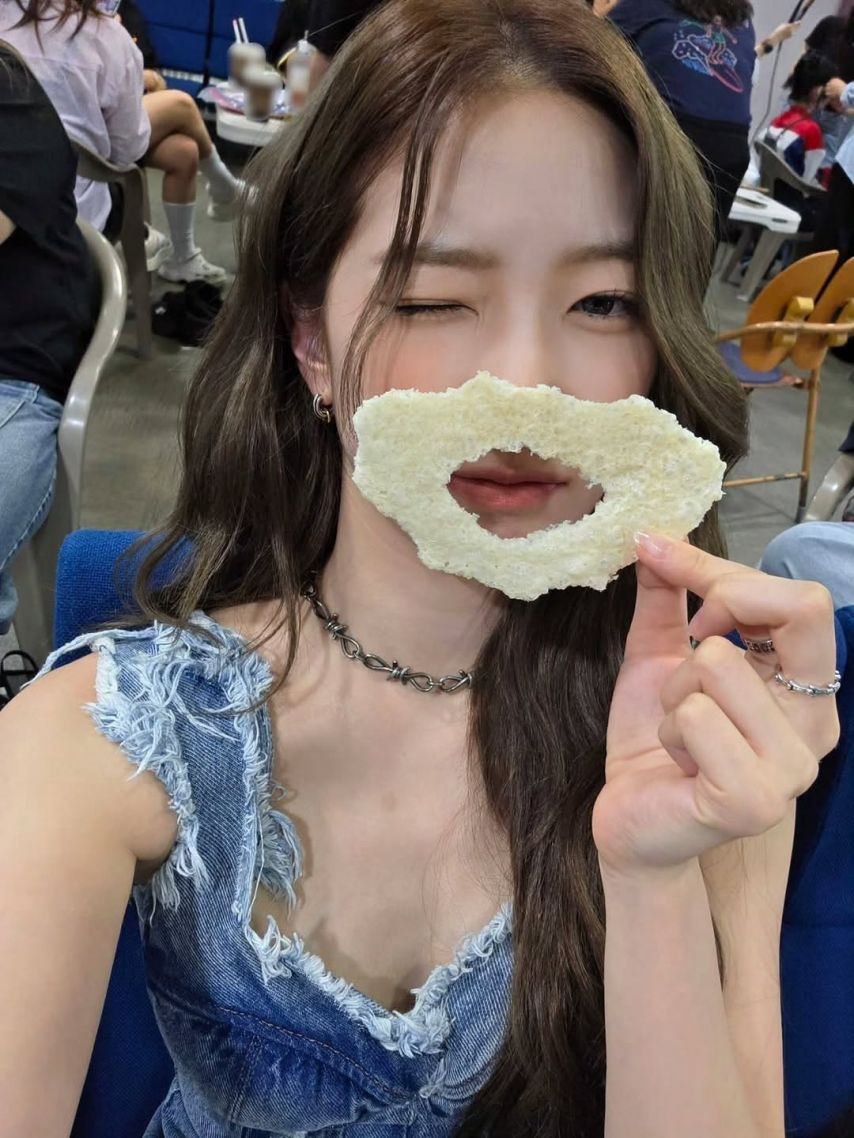 LE SSERAFIM (르세라핌) 카즈하