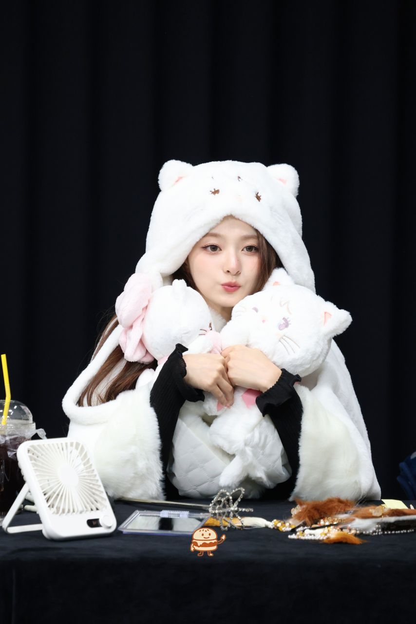프로미스나인 이나경