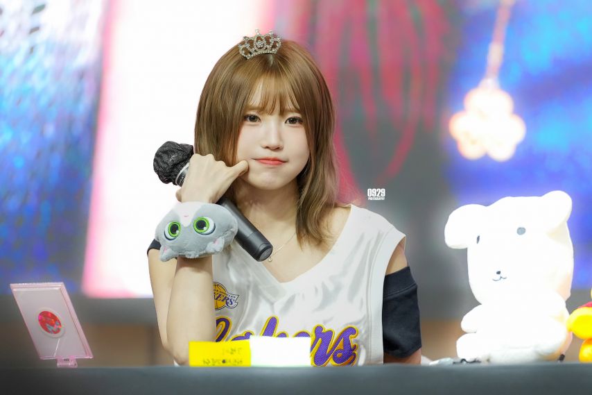 프로미스나인 송하영