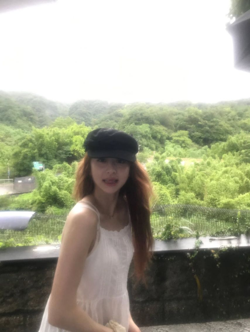 르세라핌 사쿠라,허윤진,카즈하,홍은채