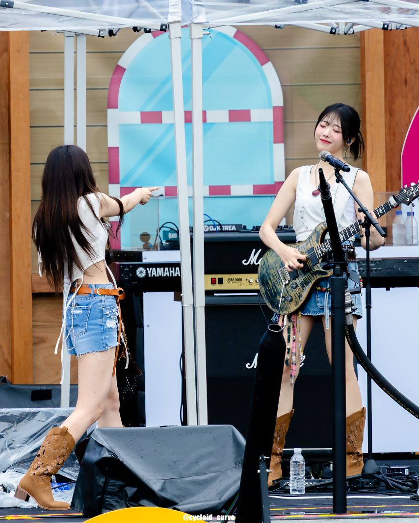 QWER 히나