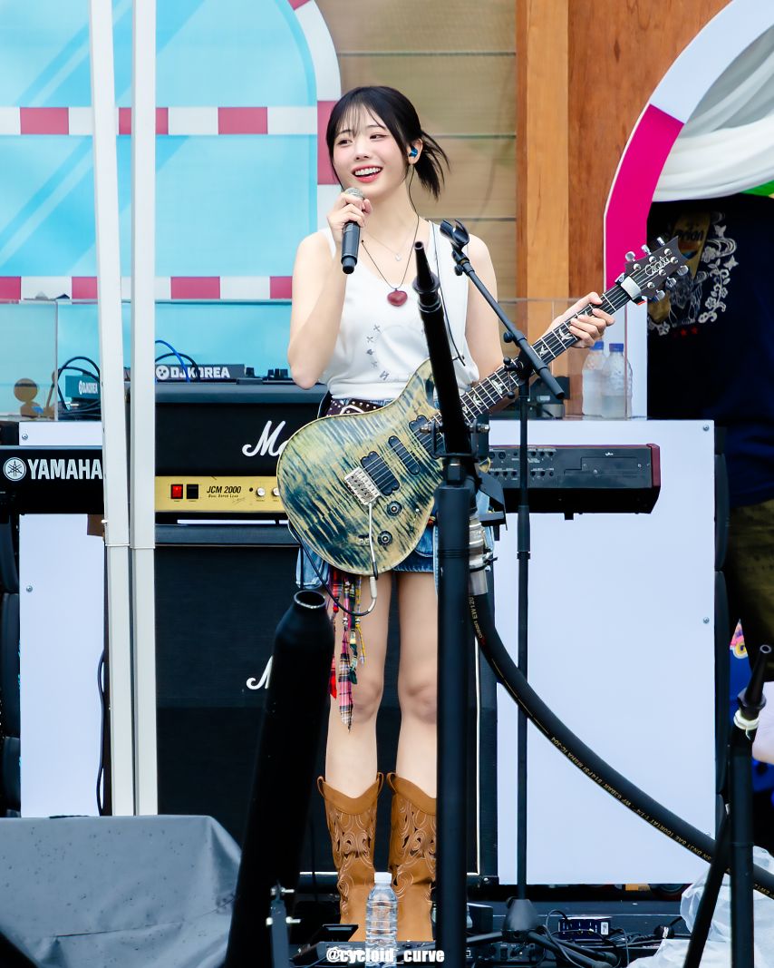 QWER 히나