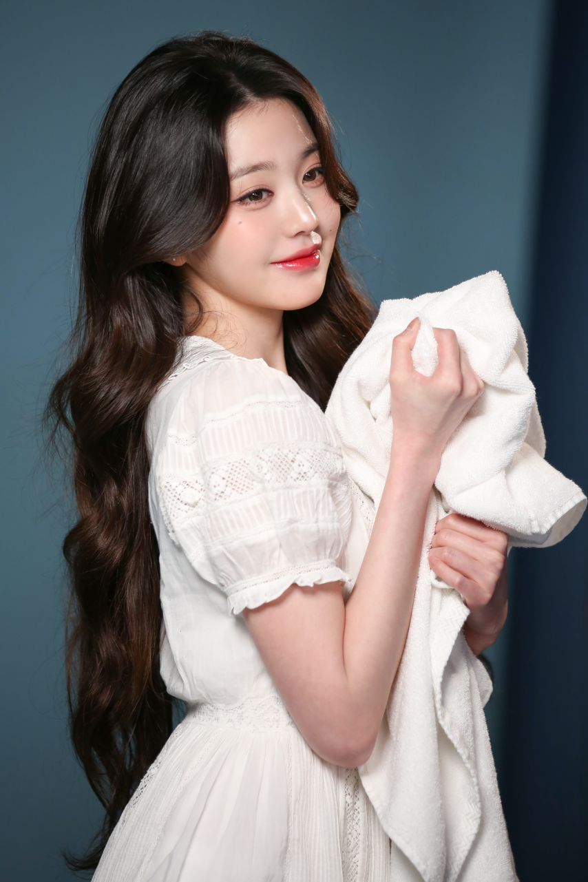아이브 장원영 X ‘다우니’ 광고 촬영 현장 비하인드
