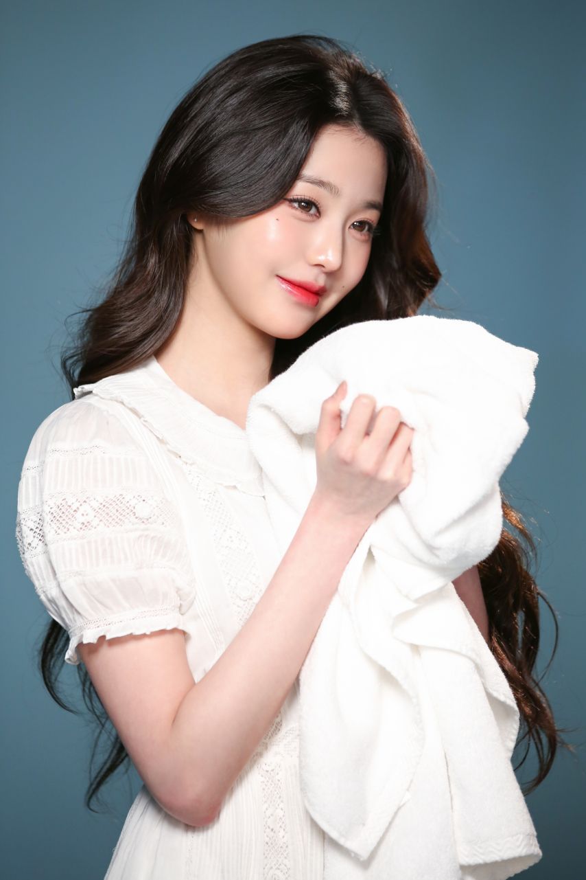 아이브 장원영 X ‘다우니’ 광고 촬영 현장 비하인드