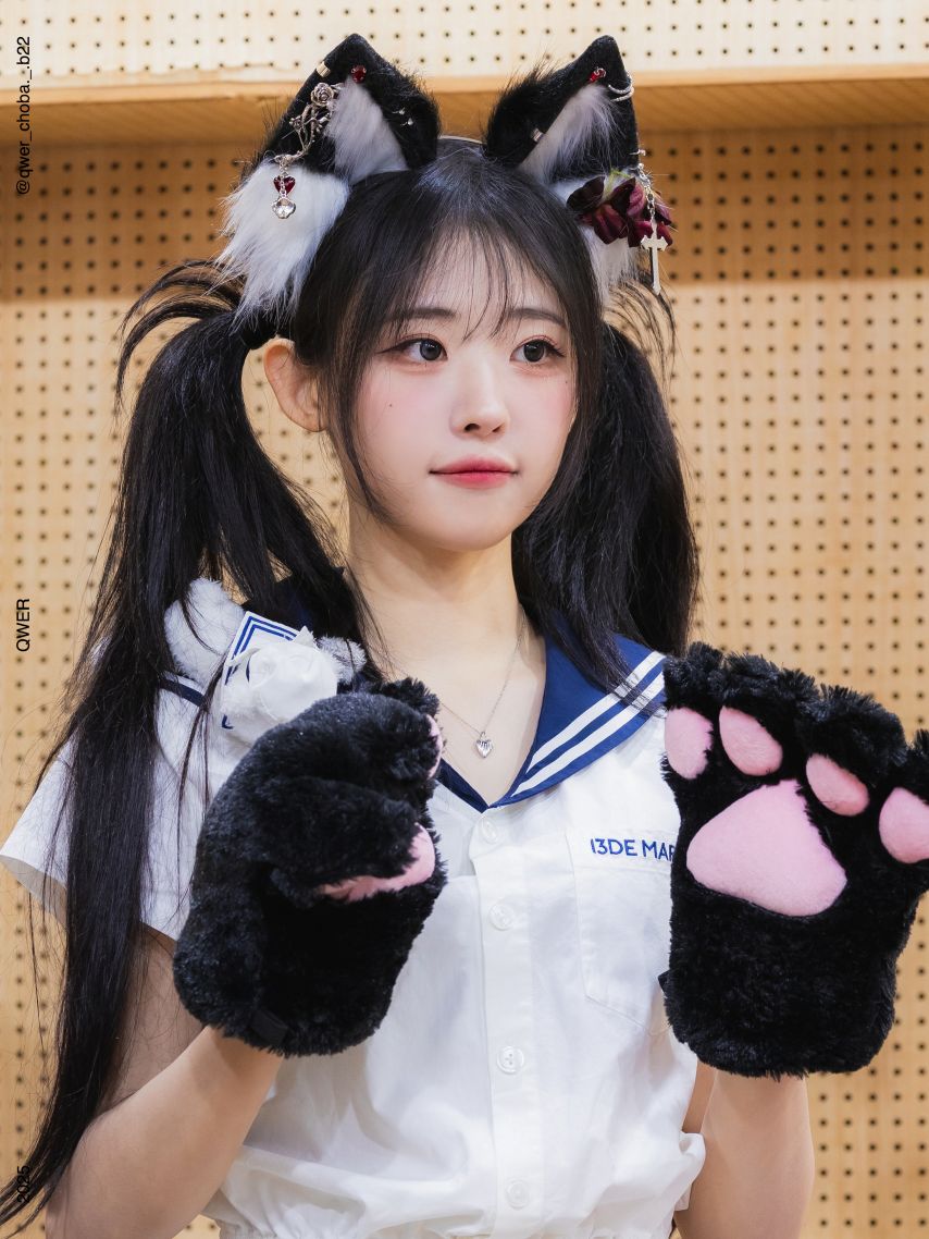 QWER 히나