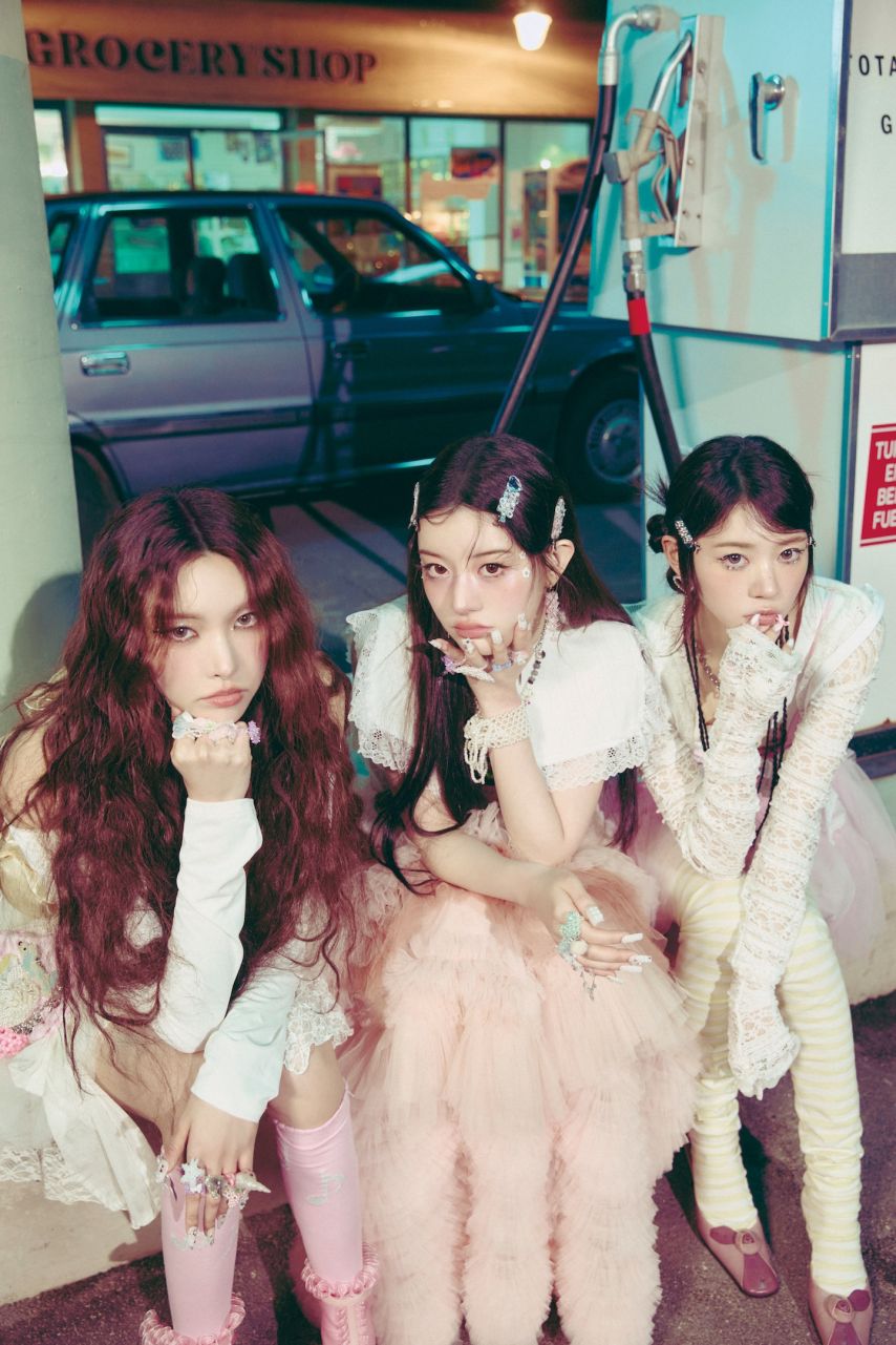 아일릿 Japan 1st Single '時よ止まれ' Concept Photo