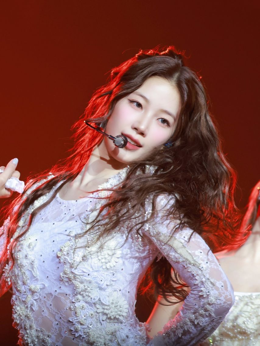 LE SSERAFIM (르세라핌) 카즈하