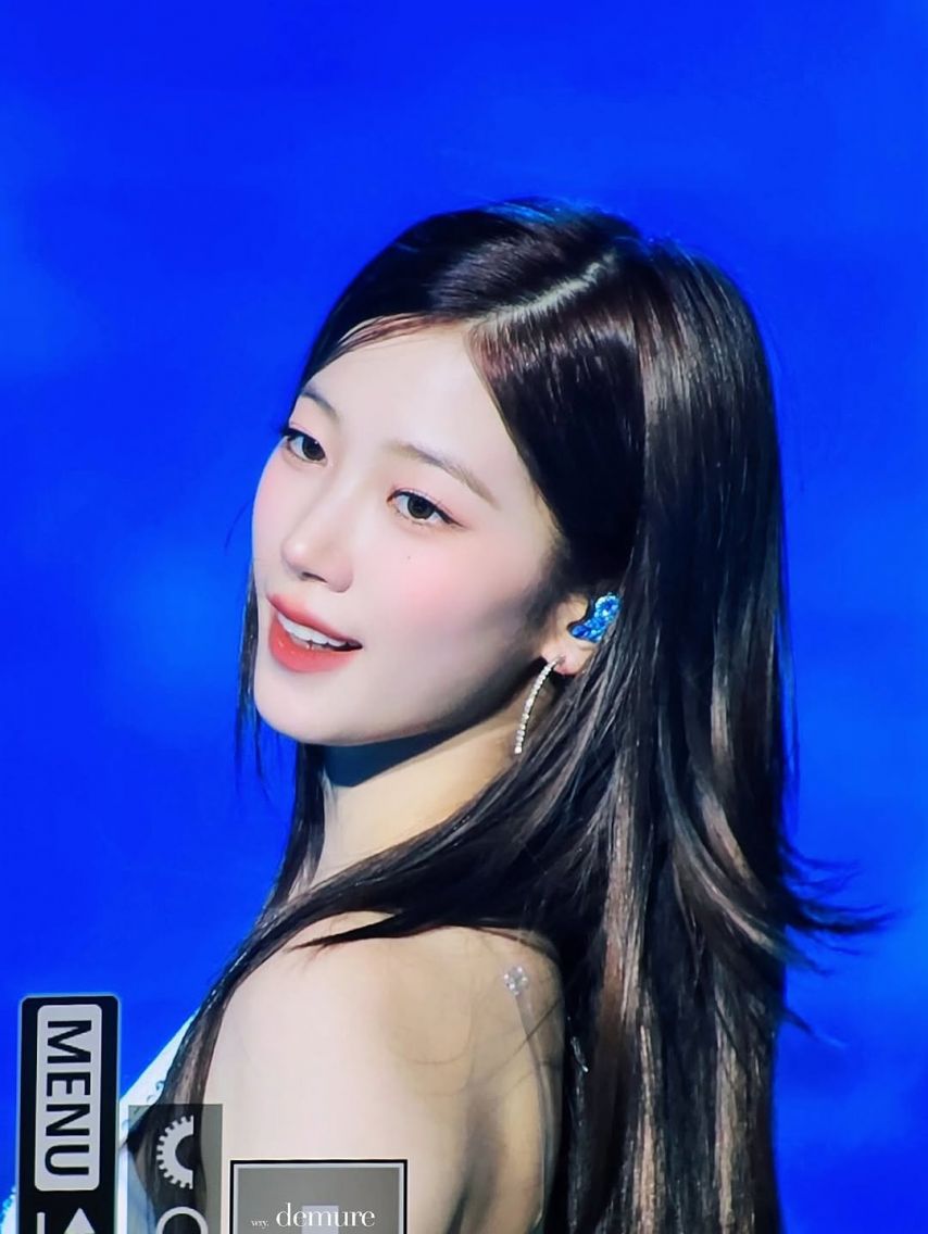 LE SSERAFIM (르세라핌) 카즈하