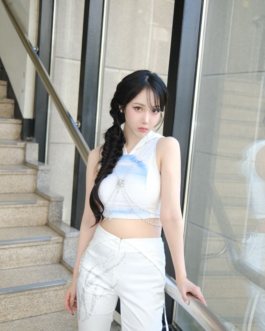 신비 VIVIZ비비지 인별