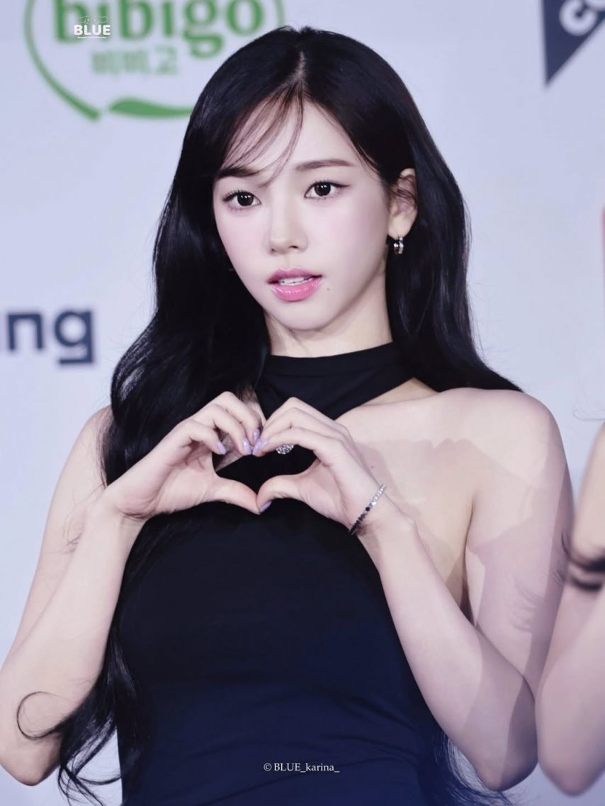 250802 KCON LA 레드카펫 에스파 카리나