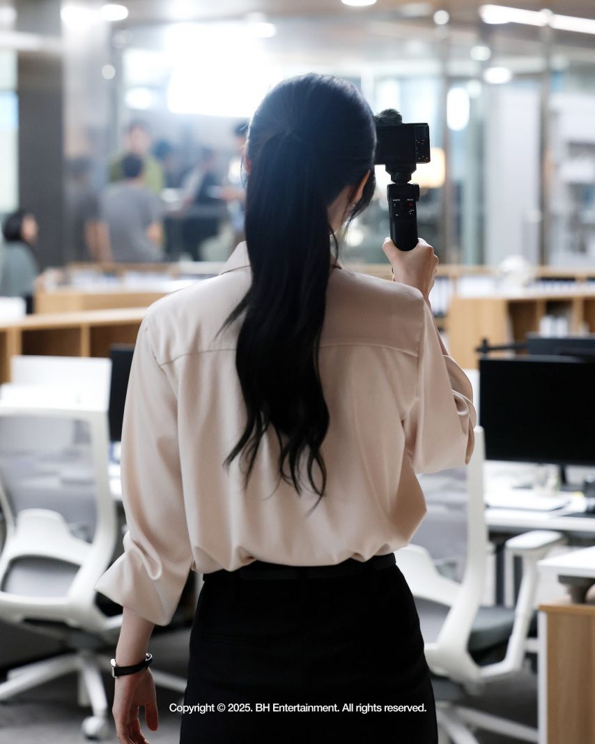 정채연 에스콰이어 비하인드