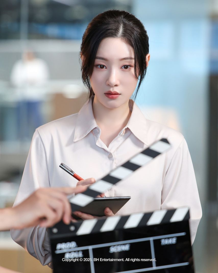 정채연 에스콰이어 비하인드