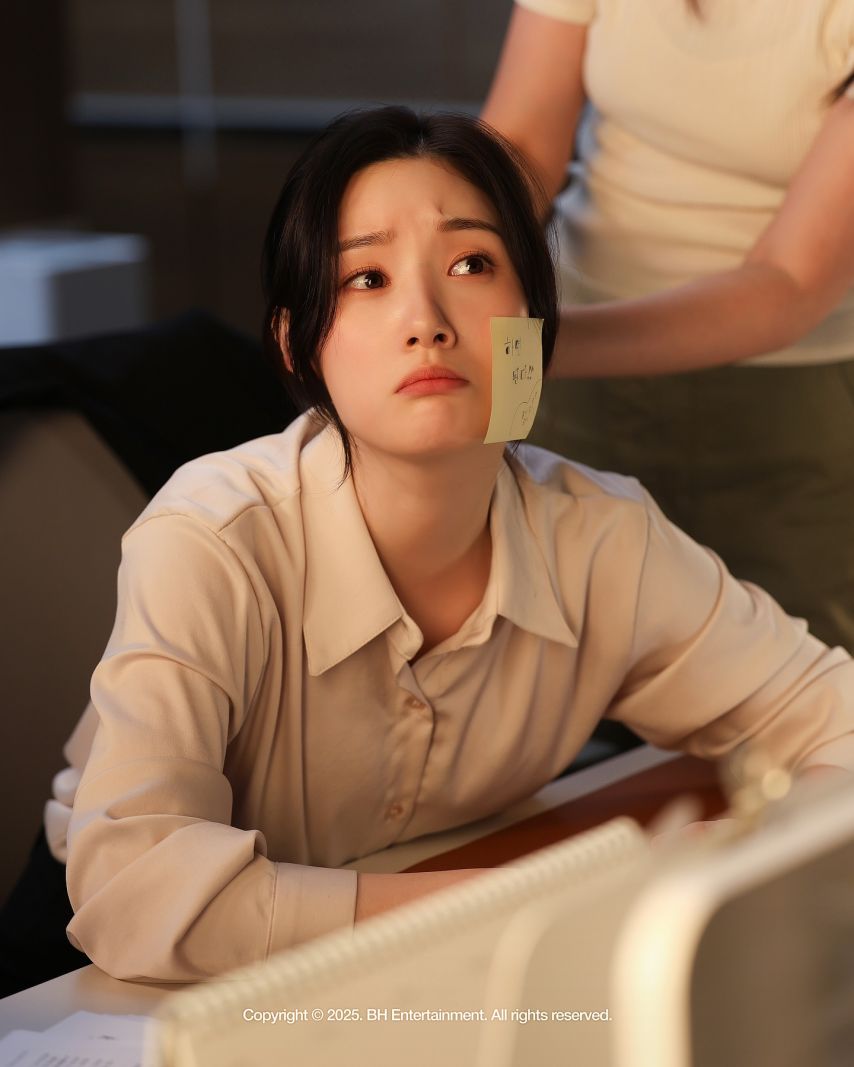 정채연 에스콰이어 비하인드