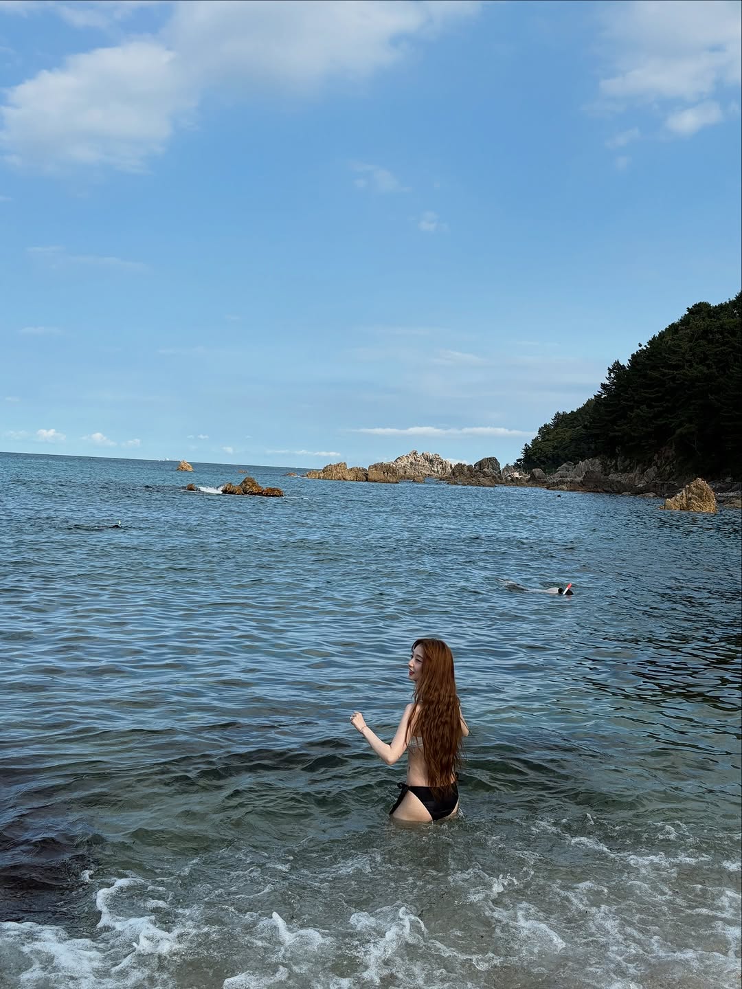흰+검 비키니, 체크 수영복 입은 루셈블 여진 가슴골 Y존 레전드