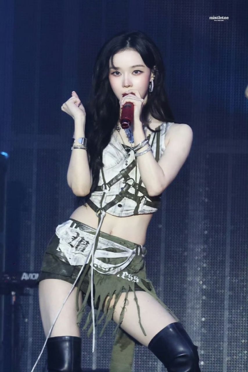오사카 썸머소닉 에스파 윈터 매끈한 허리라인